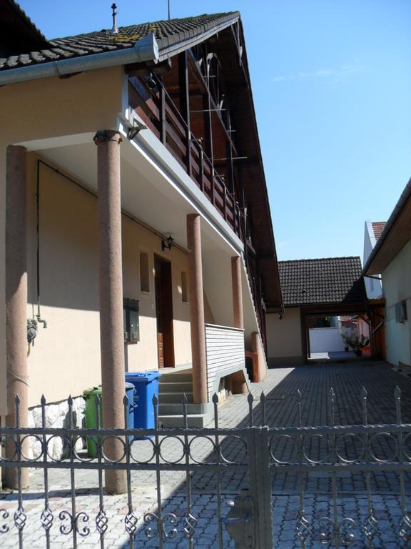 Oazis Apartman Harkan Exterior foto