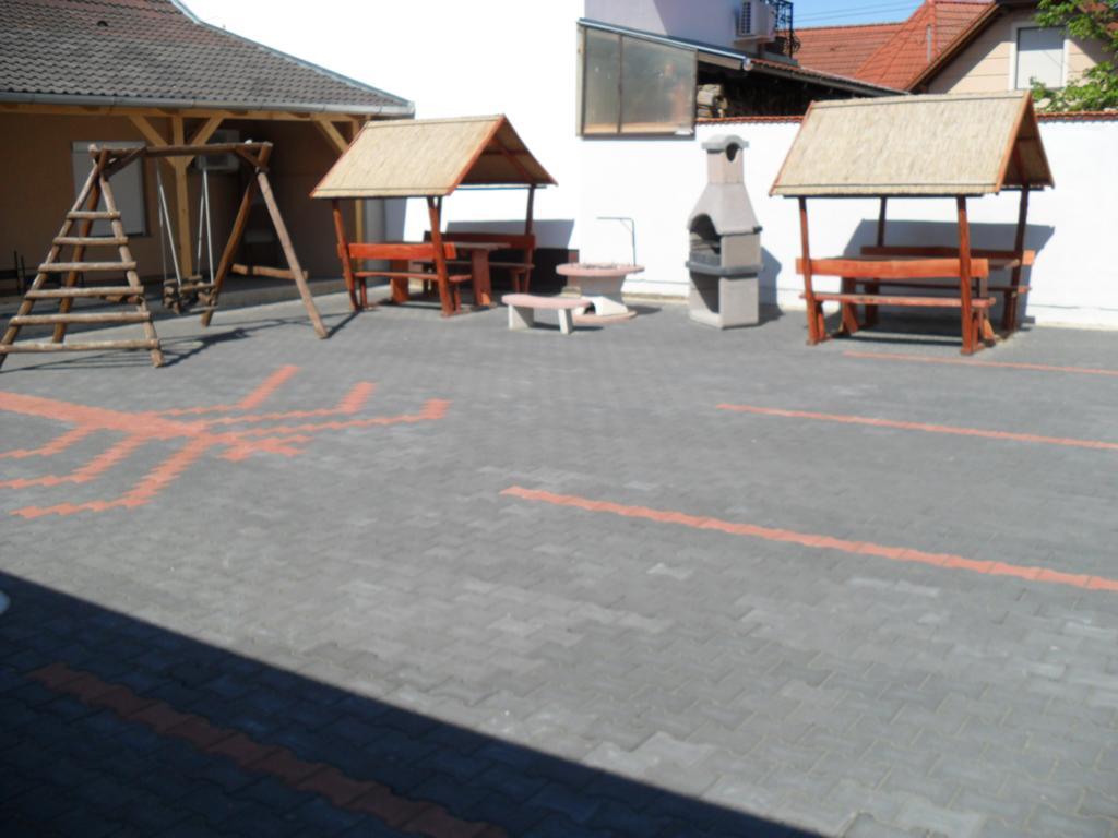 Oazis Apartman Harkan Exterior foto