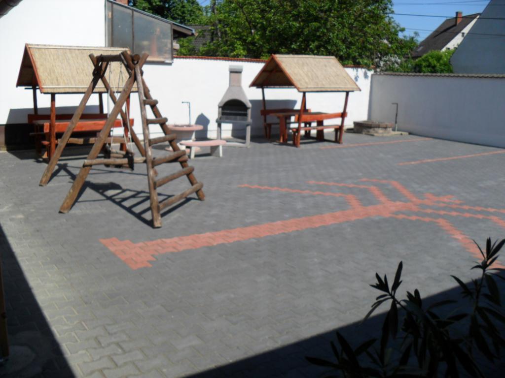 Oazis Apartman Harkan Exterior foto